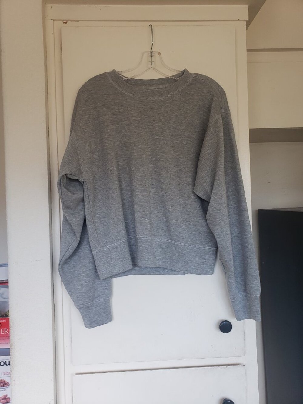 2 Soft Sweatshirts Roxy and Express Size Medium